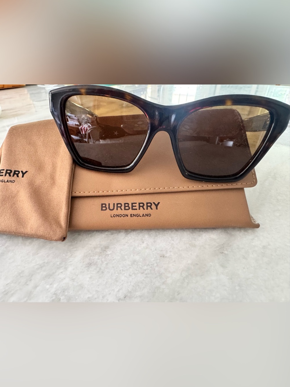 Burberry Tortoiseshell Cat-Eye Sunglasses with Brown Lenses